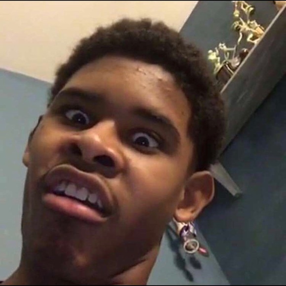 Profile Picture of Luis Estevez (@odeeluis) on Poshmark