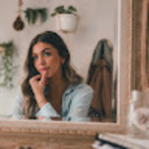 Profile Picture of Charlie Lavertu (@charlie_lavertu) on Poshmark