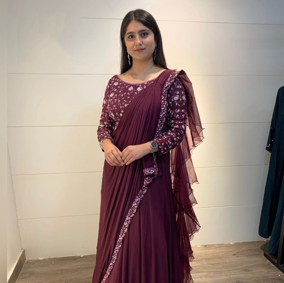 Profile Picture of Gunjan Patel (@misssgunjan) on Poshmark