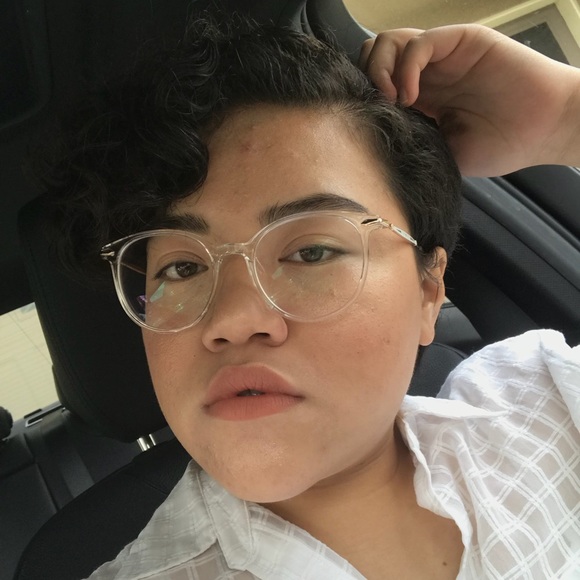 Profile Picture of Eunice Gregorios (@euniqloo) on Poshmark