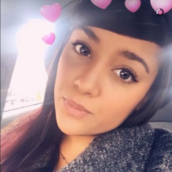 Profile Picture of Skye Kim (@skyekim21) on Poshmark