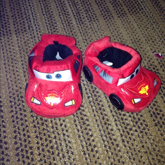 Profile Picture of Marnel C (@marnel) on Poshmark