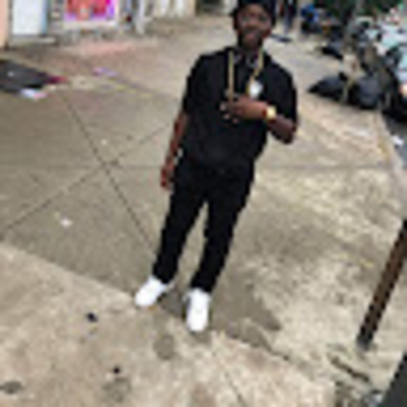 Profile Picture of Hakim Allah (@hakim_allah) on Poshmark