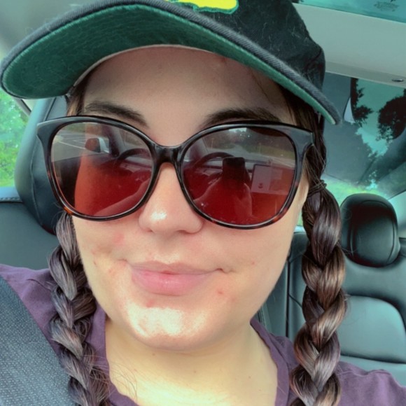 Profile Picture of Samantha Shore (@samanthaaaaa478) on Poshmark