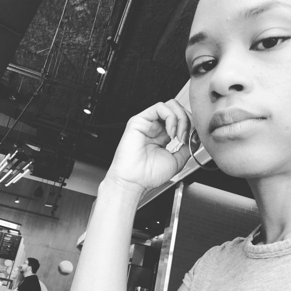 Profile Picture of Cayla Bailey (@cay_tingz) on Poshmark