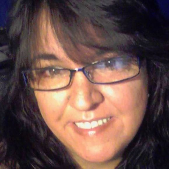 Profile Picture of Lisa Wigley (@lisawigley) on Poshmark