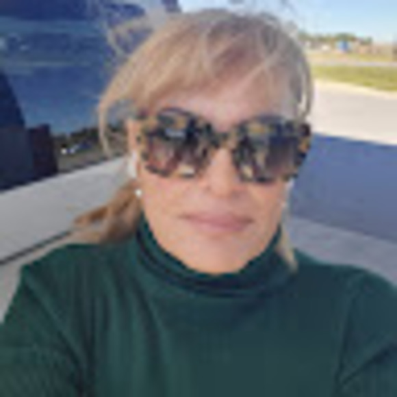 Beatrix Mccrary - Poshmark Profile Picture of Beatrix Mccrary (@beatrixmccrary3) on Poshmark