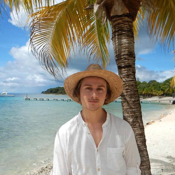Profile Picture of Daniel Mckenzie (@winsledale) on Poshmark