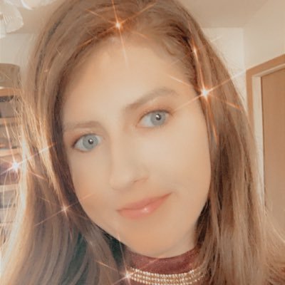 Profile Picture of Stephanie ➕ (@sparklystephhh) on Twitter