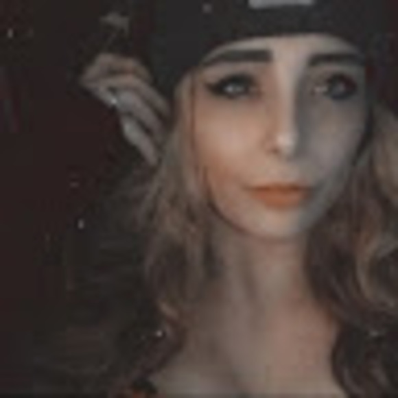 Profile Picture of Keonna Hayes (@kiki_gimmme2) on Poshmark