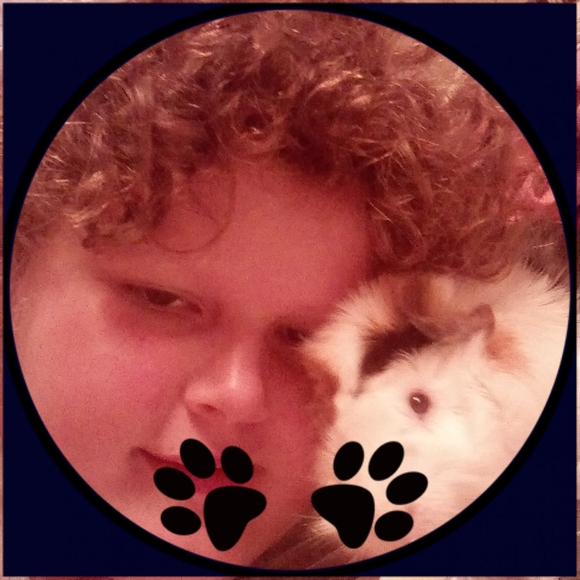 Profile Picture of Hazel Thomas (@hazelthomas190) on Poshmark