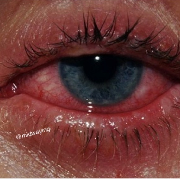 Profile Picture of Alex Yanez (@alexyanz281) on Poshmark