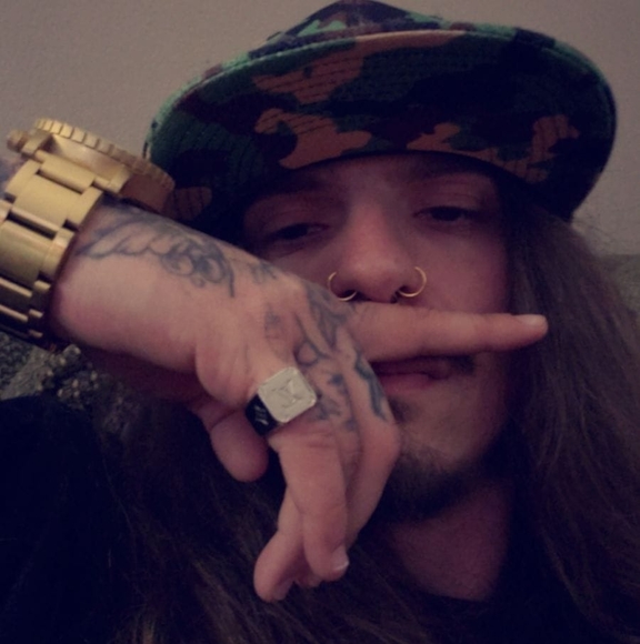 Profile Picture of Evan Groothousen (@grootbluntz11) on Poshmark