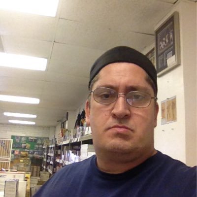 Profile Picture of Joe Massimo (@Joeybookoo) on Twitter