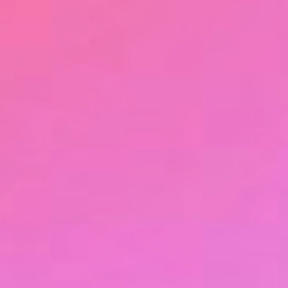 Profile Picture of Adrianna Tavolacci (@adriannatav) on Poshmark