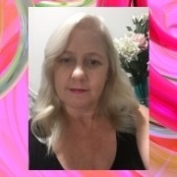 Profile Picture of Jules Kennedy (@juleskennedy677) on Poshmark