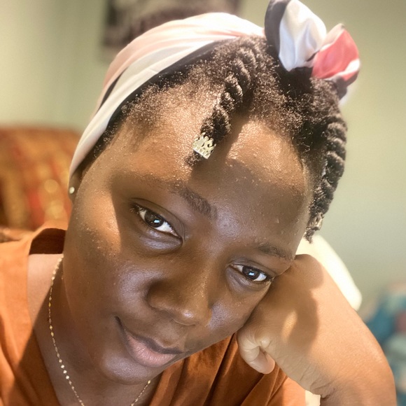 Profile Picture of Ifeoluwa Fasakin (@ifeoluwafasakin) on Poshmark