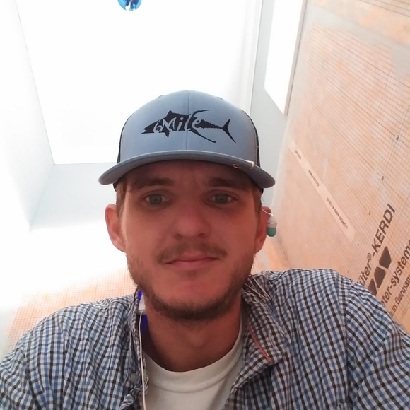 Profile Picture of Ray Lauramore (@raylauramore2) on Poshmark