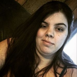 Profile Picture of Zoe Hooper (@zhooper2015) on Myspace