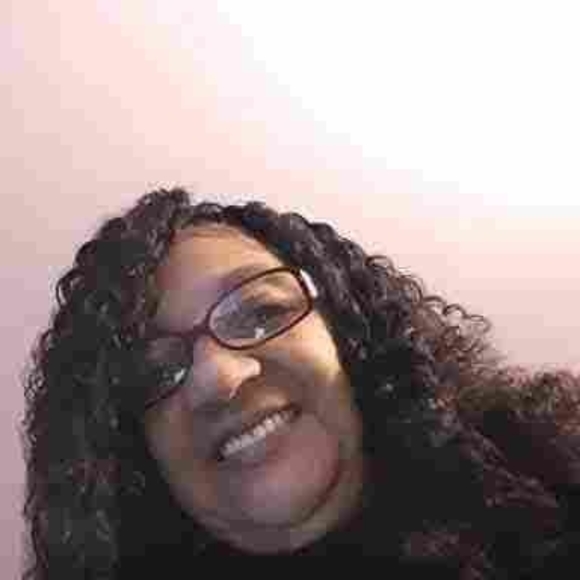 Profile Picture of Antoinette Glass arkward (@aarkward) on Poshmark