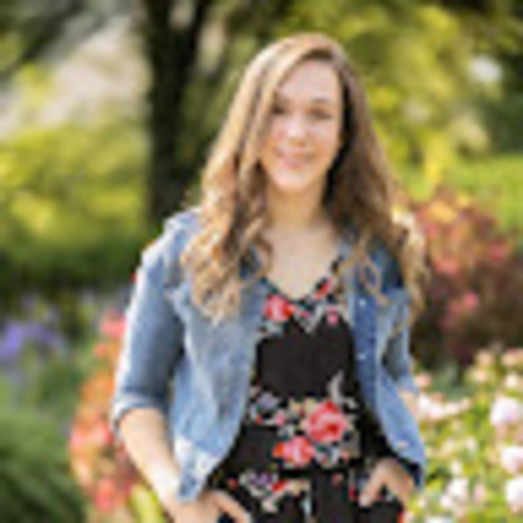 Profile Picture of Hailey Patterson (@cheerhailey29) on Poshmark