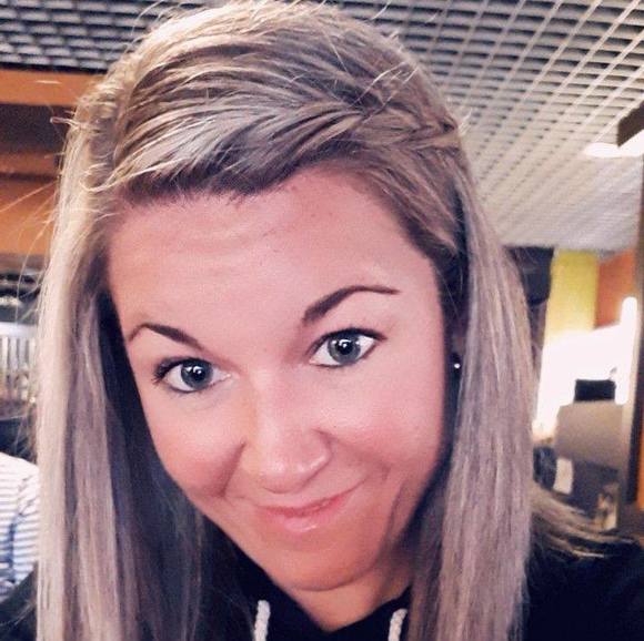 Profile Picture of Cynthia Naud (@cynthia_naud) on Poshmark