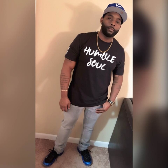 Profile Picture of Jonathan Hunter (@jth16) on Poshmark