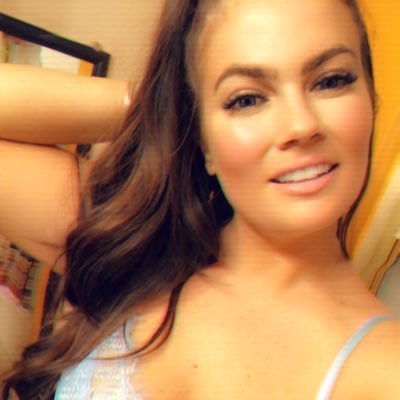 Profile Picture of Kathryn Bouchard (@KathrynBouchard) on Twitter