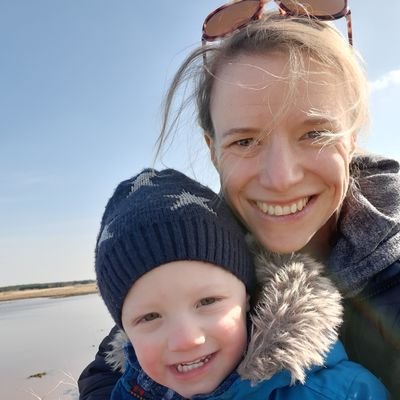 Profile Picture of Claire Starr (@starrgiddy) on Twitter