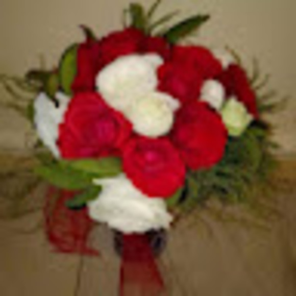 Profile Picture of Sylia Allouche (@syliaallouche) on Poshmark