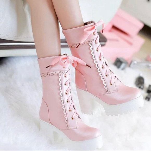 Profile Picture of Zinia Fengel (@zinia_lee) on Poshmark