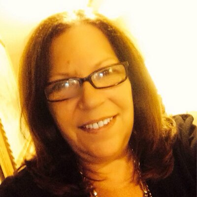 Profile Picture of Debra Martinez (@dmart5552) on Twitter