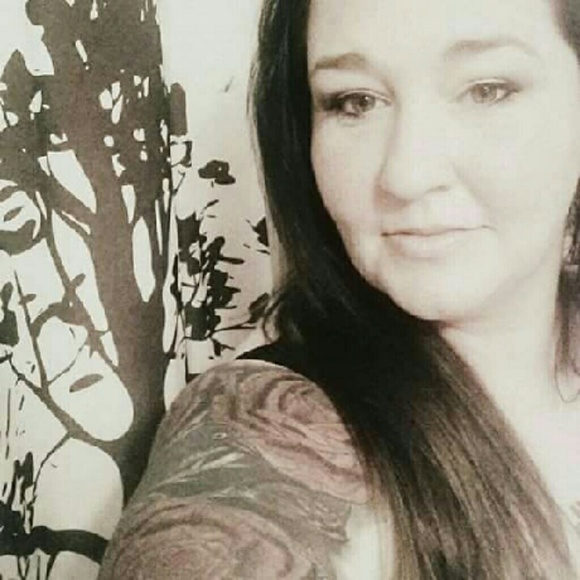 Profile Picture of Deleana Mcclain (@deleanamcclain) on Poshmark