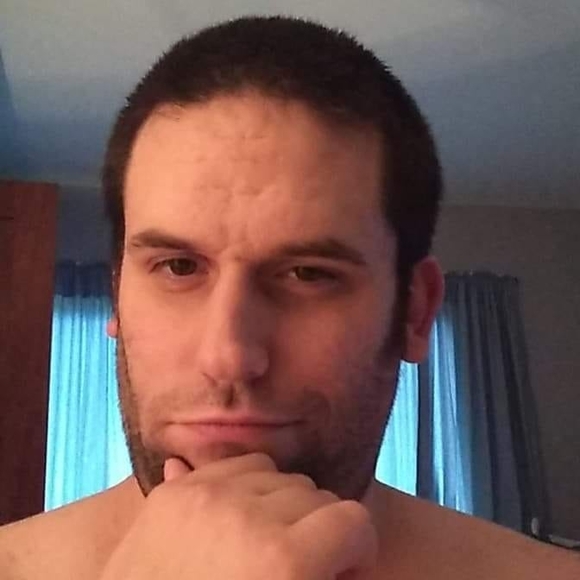 Profile Picture of Andrew Bierbauer (@andrewdoe) on Poshmark