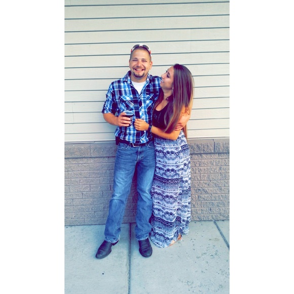 Profile Picture of Brook Munsterteiger (@brookteiger) on Poshmark