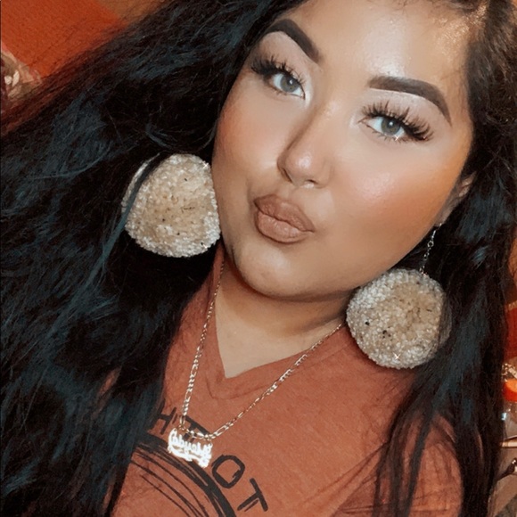Profile Picture of Juana Lara (@juanalara457) on Poshmark