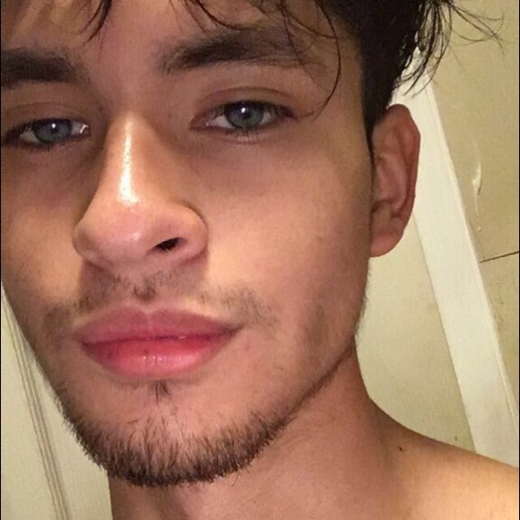 Profile Picture of Jonathan Serrano (@jonathan_18) on Poshmark