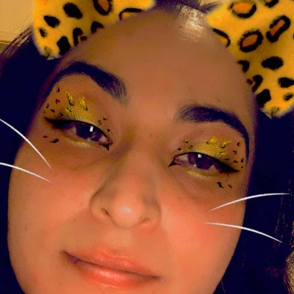 Profile Picture of Nora Greer (@noragreer) on Poshmark