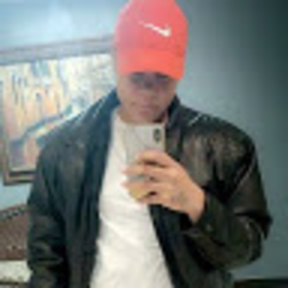 Profile Picture of Lakeisha kyla Ottley (@l_ottley) on Poshmark