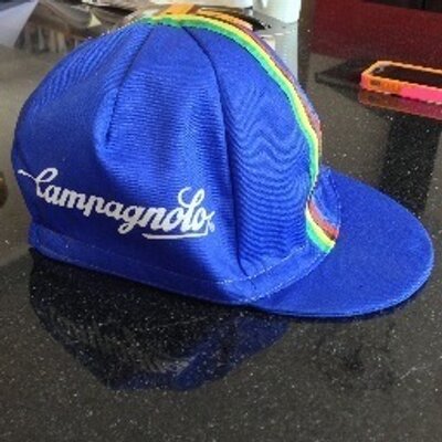 Profile Picture of James Storr  💙 (@Jamesstorr) on Twitter