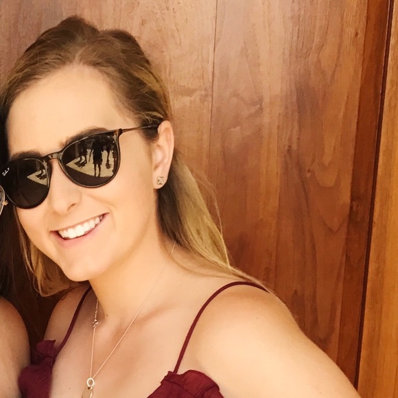 Profile Picture of Ashley Feighery (@aefeigheryy) on Poshmark