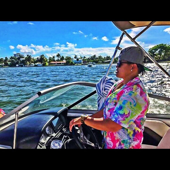 Profile Picture of Maria Canlas (@mfcanlas) on Poshmark