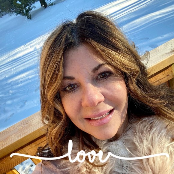 Profile Picture of Ilene debra Delorey (@idelorey) on Poshmark