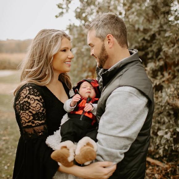 Profile Picture of Natalie Grimsled (@nataliegrimsled) on Poshmark