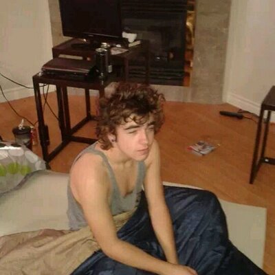 Profile Picture of Jay Berrie (@Thetopshelf_Sty) on Twitter