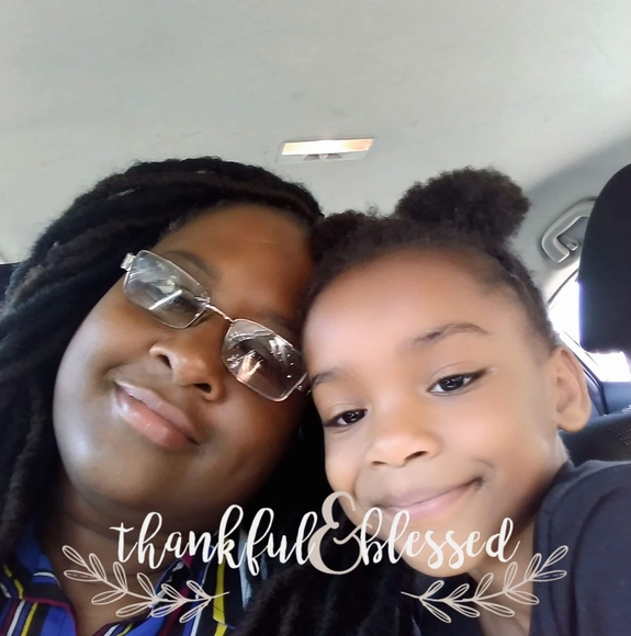 Profile Picture of Michele Garrett (@michelegarre295) on Poshmark