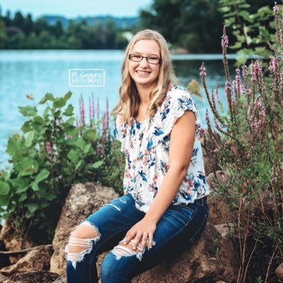 Profile Picture of Sarah Hendrickson  🎗 (@SaRaH_22123) on Twitter