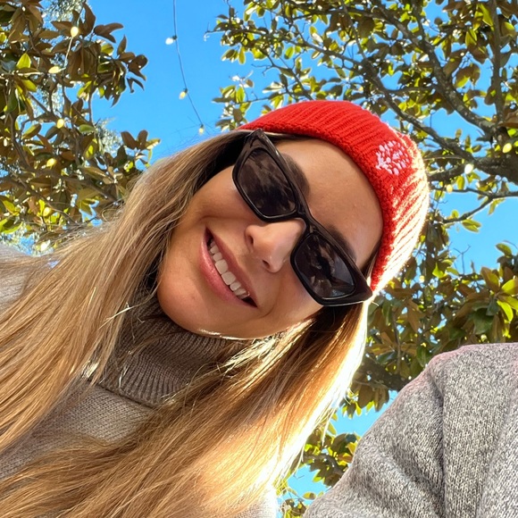 Profile Picture of Sabrina Ingelmo (@sabrina_ingelmo) on Poshmark