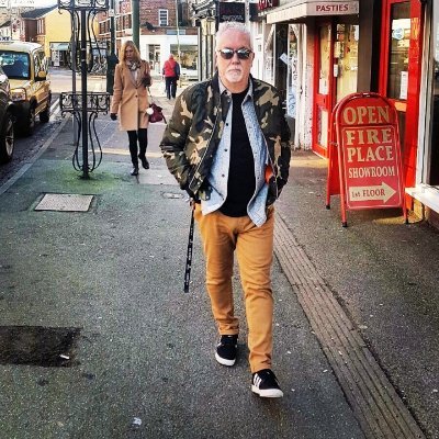 Profile Picture of Gary Du Plooy (@bigmouthdesign) on Twitter