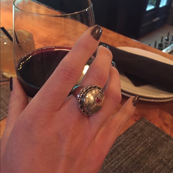 Profile Picture of Jen Shanholtzer (@bigjenshan) on Poshmark